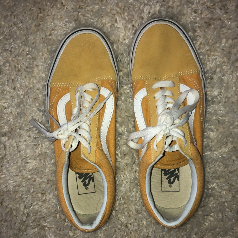 Hardly worn mustard yellow old skool vans